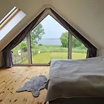 Maxim Nad Jeziorem *