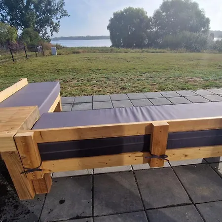 Maxim Nad Jeziorem Domek letniskowy *